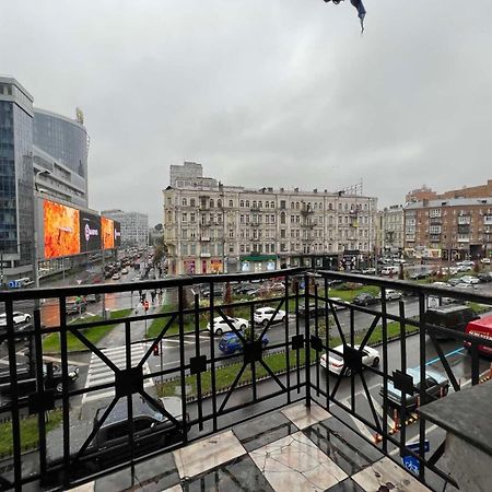Apartment Near Gulliver Kiev Buitenkant foto